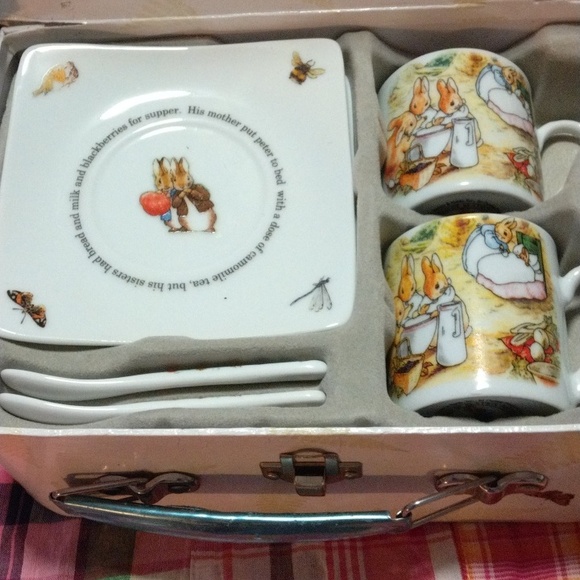 Mini Peter Rabbit Tea Set - Picture 2 of 16